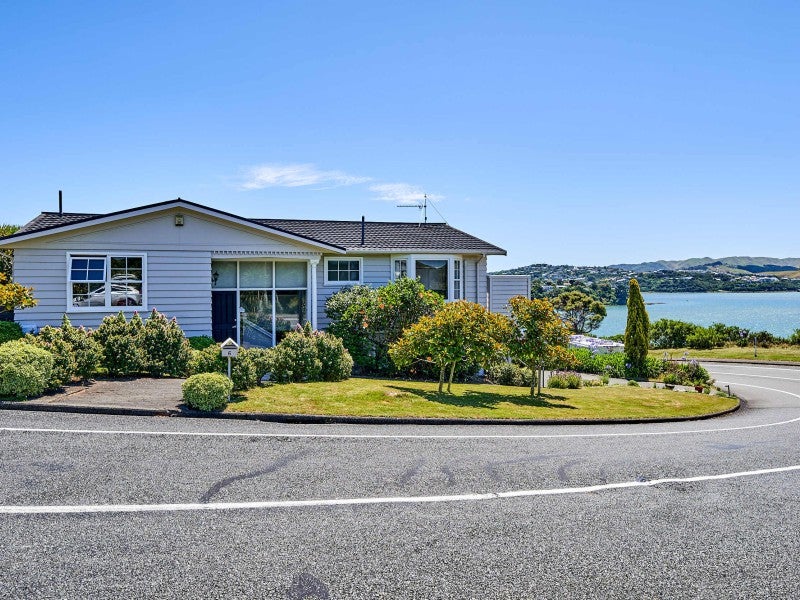 6 Spinnaker Drive, Whitby, Porirua - Carousel 2