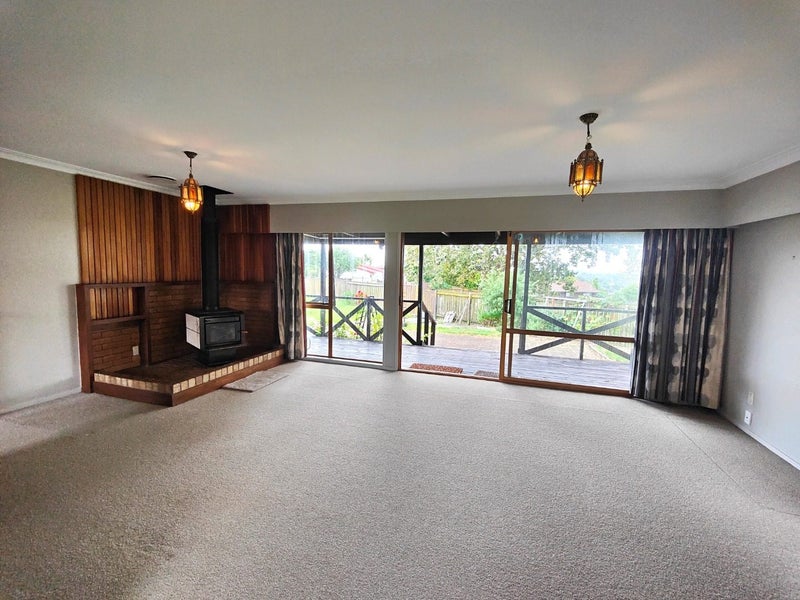 4 Derrimore Heights, Clover Park, Auckland - Carousel 2