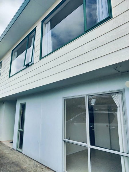 2/22 Athena Drive, Tōtara Vale, Auckland - Carousel 14
