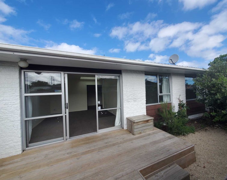 2/557 Gloucester Street, Linwood, Christchurch - Carousel 1