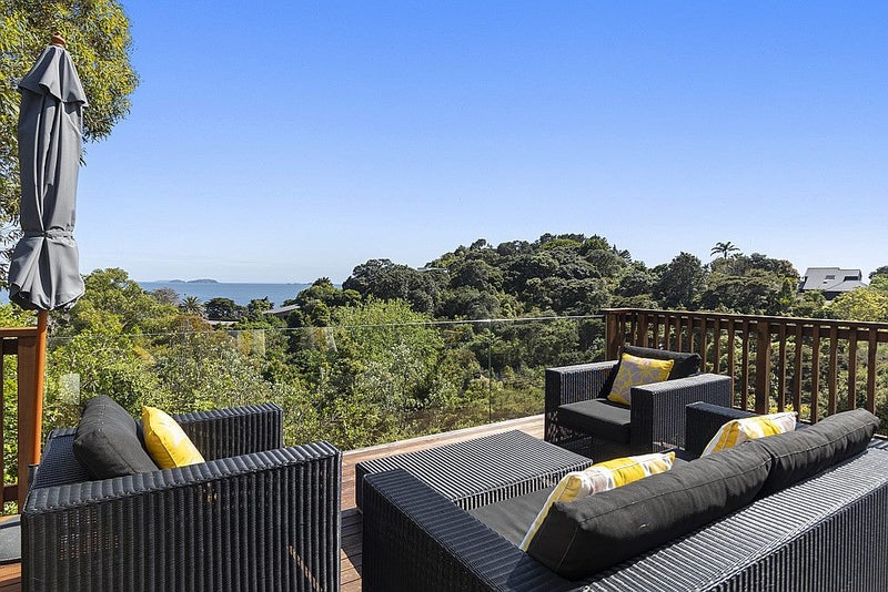 18 Great Barrier Road, Oneroa, Waiheke Island - Carousel 1