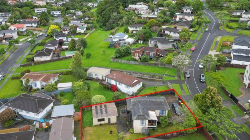 20 Banyan Drive, Totara Heights, Auckland - Carousel 1