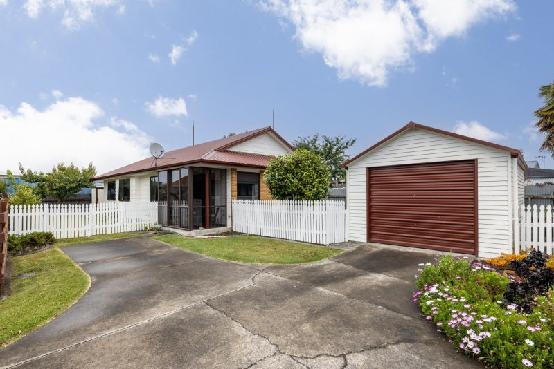 11B Durham Avenue, Tamatea, Napier - Carousel 1