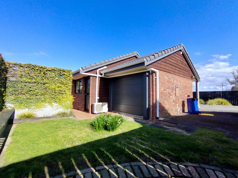 2/11 Taharoto Road, Takapuna, Auckland - Carousel 14