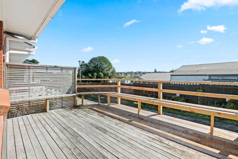 2/5 Dodson Avenue, Milford, Auckland - Carousel 2