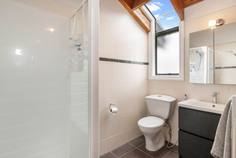 923 East Coast Road, Northcross, Auckland - Carousel 26