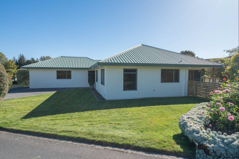 11 Balmoral Drive, Hilltop, Taupo - Carousel 2