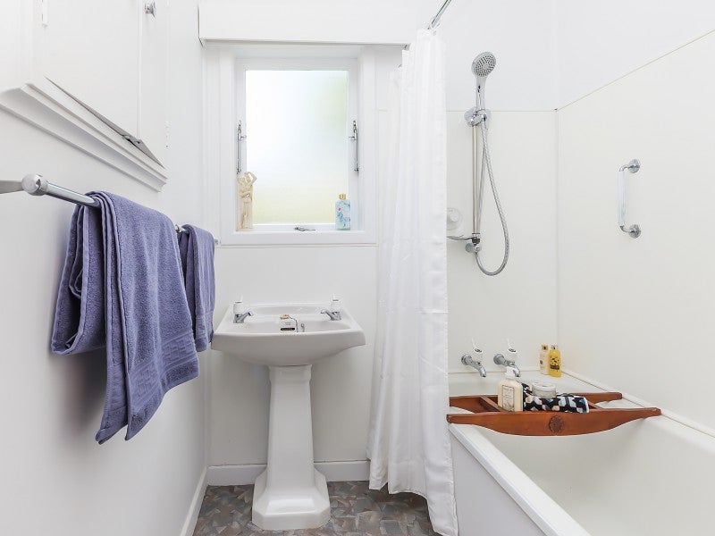 25 Kahu Road, Paremata, Porirua - Carousel 26