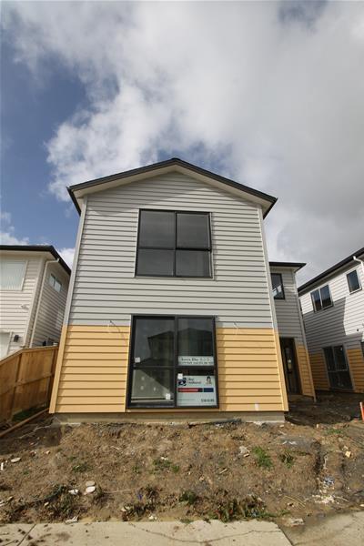 28 Calcite Avenue, Flat Bush, Auckland - Carousel 2