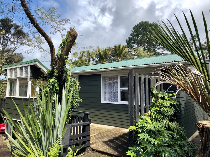 144 Woodlands Park Road, Titirangi, Auckland - Carousel 1