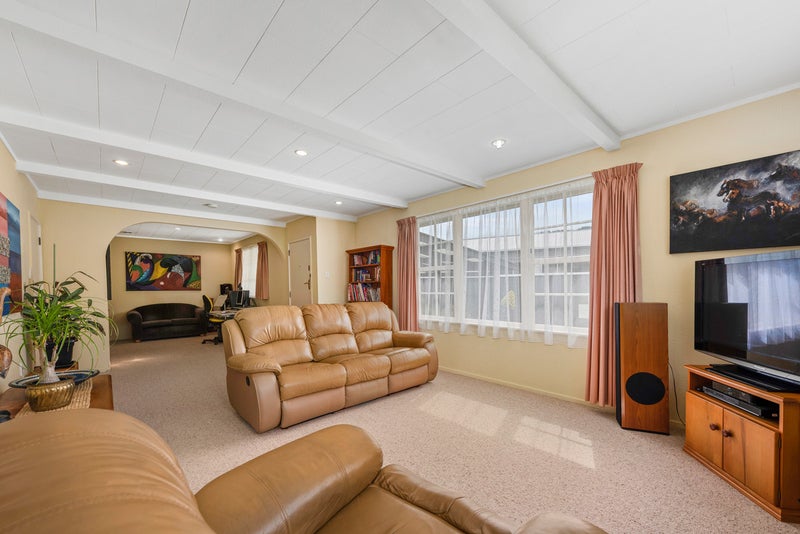 29 Bonnie Glen Crescent, Ebdentown, Upper Hutt - Carousel 2
