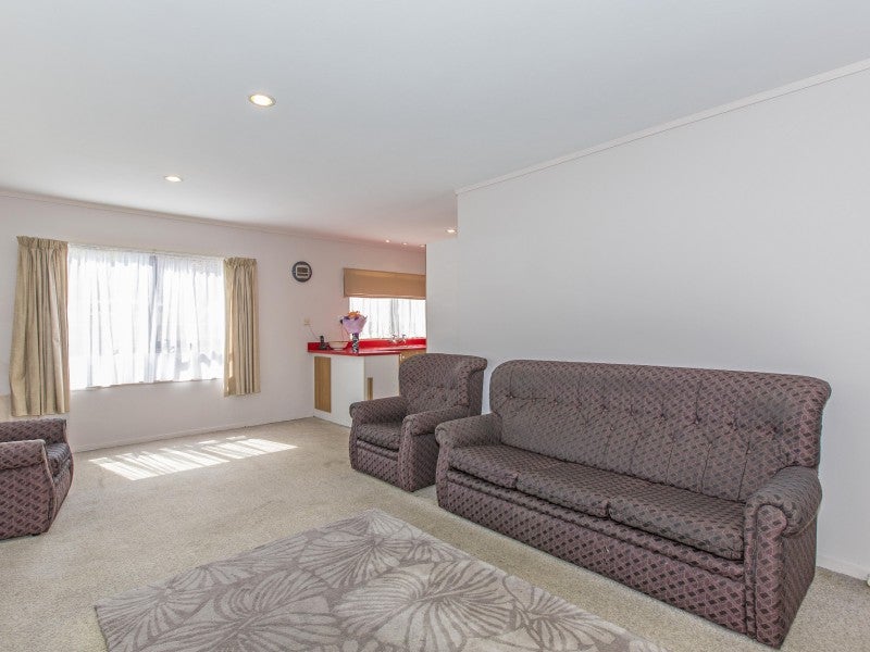 53B Strand Crescent, Naenae, Lower Hutt - Carousel 2