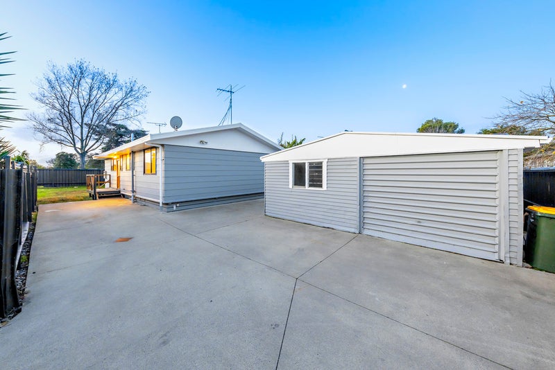2/26 Caravelle Close, Māngere, Auckland - Carousel 1