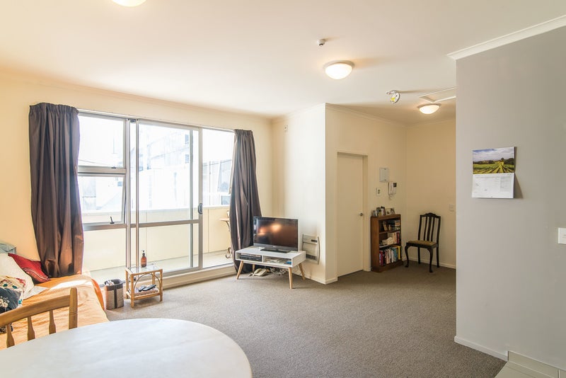 44/3 Edward Street, Te Aro, Wellington - Carousel 1