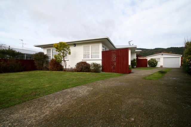 17 Wetherby Grove, Wainuiomata, Lower Hutt - Carousel 2
