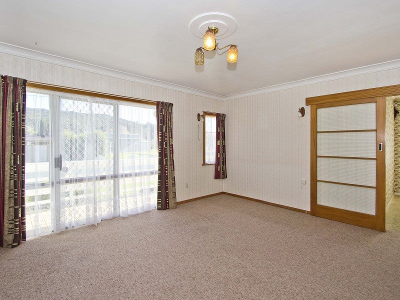 5 Peel Place, Wainuiomata, Lower Hutt - Carousel 2