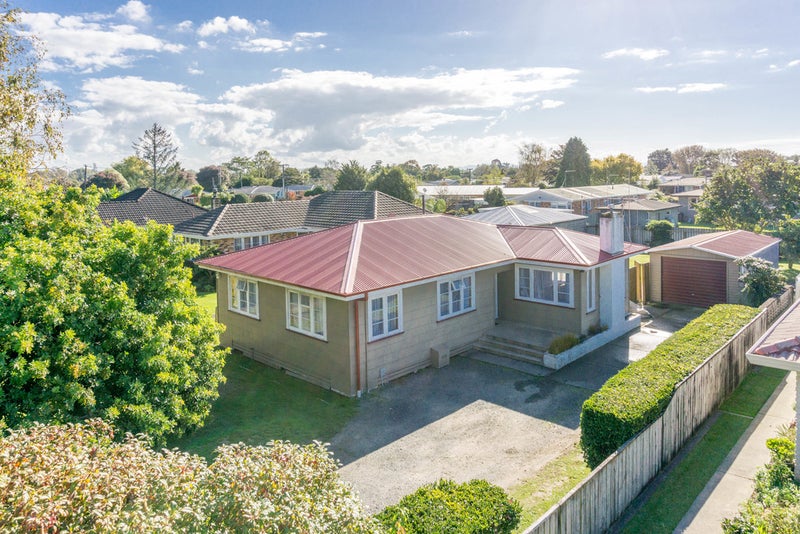 227 Clarkin Road, Fairfield, Hamilton - Carousel 1