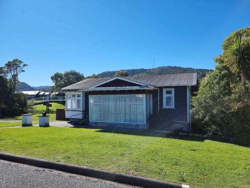 19 Marsden Road, Greymouth, Greymouth - Carousel 1