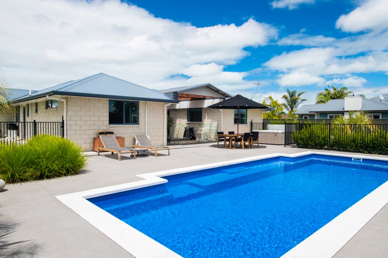 14 Pohutukawa Grove, Lytton West, Gisborne - Carousel 1