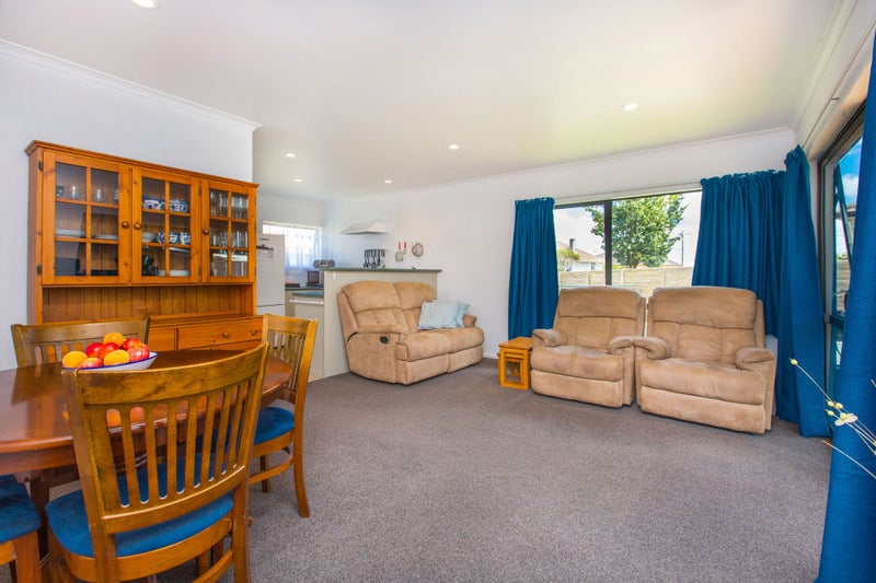 2 Willis Street, Bader, Hamilton - Carousel 2