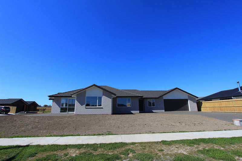 2 Dakota PL, Burleigh, blenheim - Carousel 2