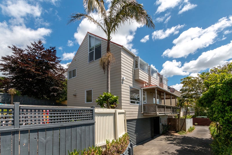 2/6 Waratah Street, Birkenhead, Auckland - Carousel 2