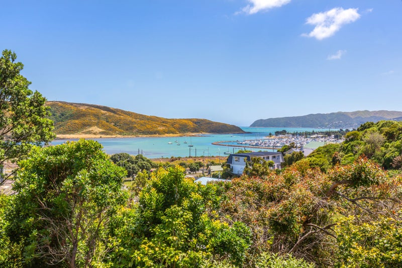 6 Kiriwai Road, Paremata, Porirua - Carousel 2