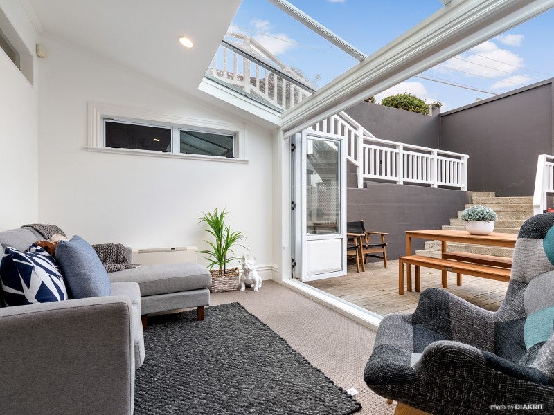 41 Waru Street, Khandallah, Wellington - Carousel 2