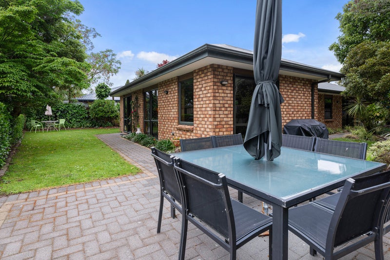 18 Capricorn Place, Kawaha Point, Rotorua - Carousel 2