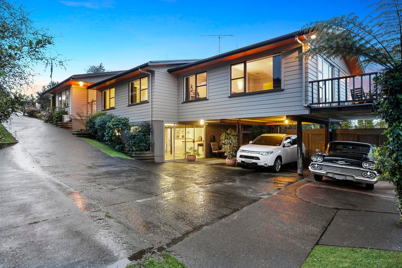 108 Cliff View Drive, Green Bay, Auckland - Carousel 1