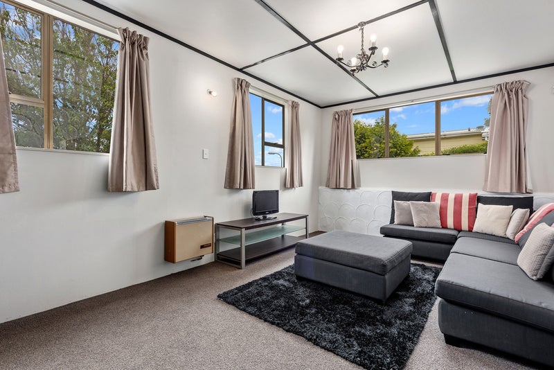 7 Snowberry Grove, Timberlea, Upper Hutt - Carousel 15