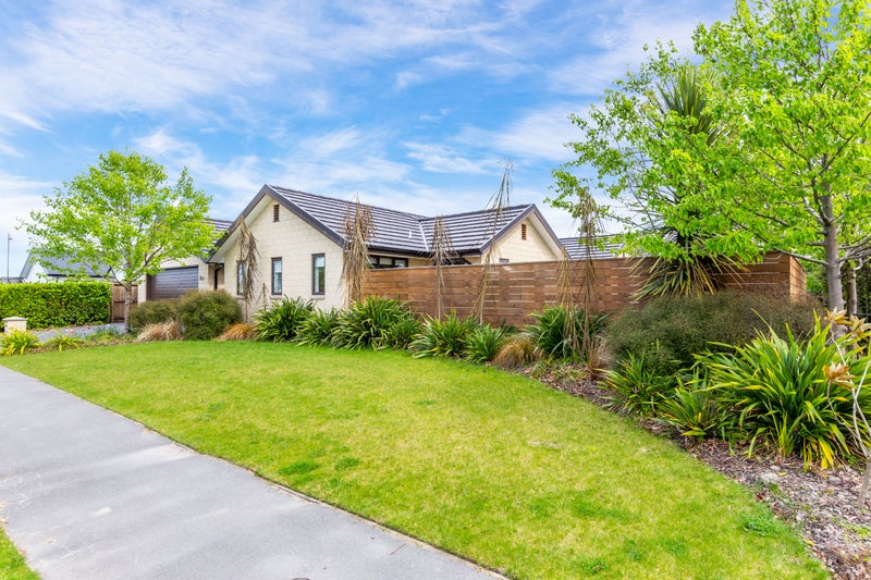 3 Euphrasie Drive, Aidanfield, Christchurch - Carousel 2