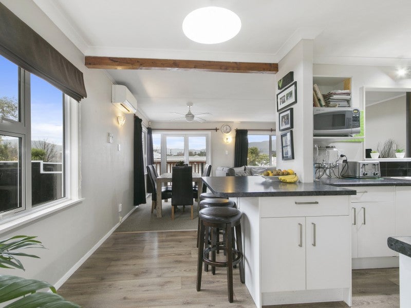 76 Fraser Street, Wainuiomata, Lower Hutt - Carousel 2