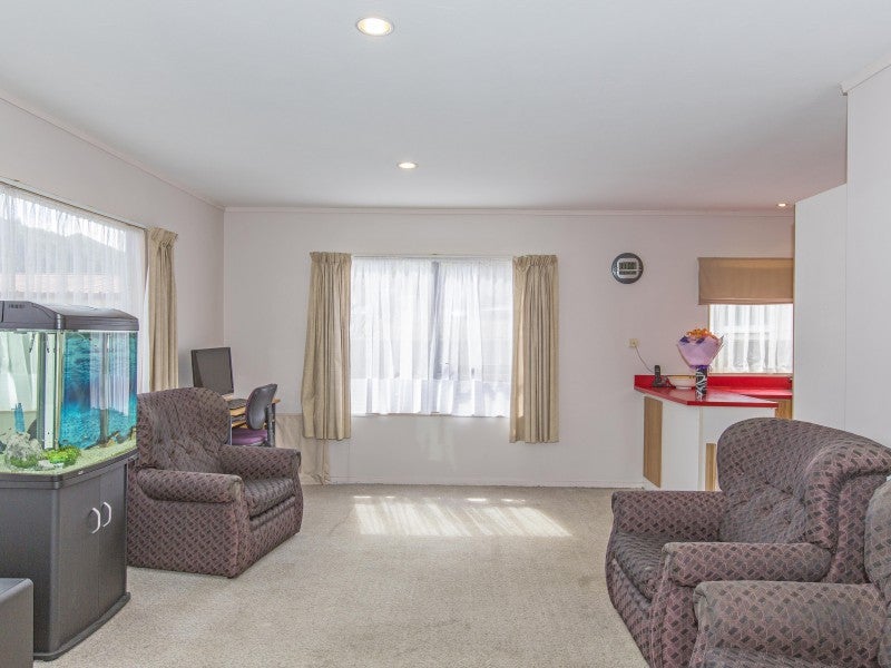 53B Strand Crescent, Naenae, Lower Hutt - Carousel 1