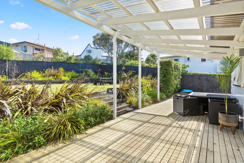 2/25 Lush Avenue, St Johns, Auckland - Carousel 1