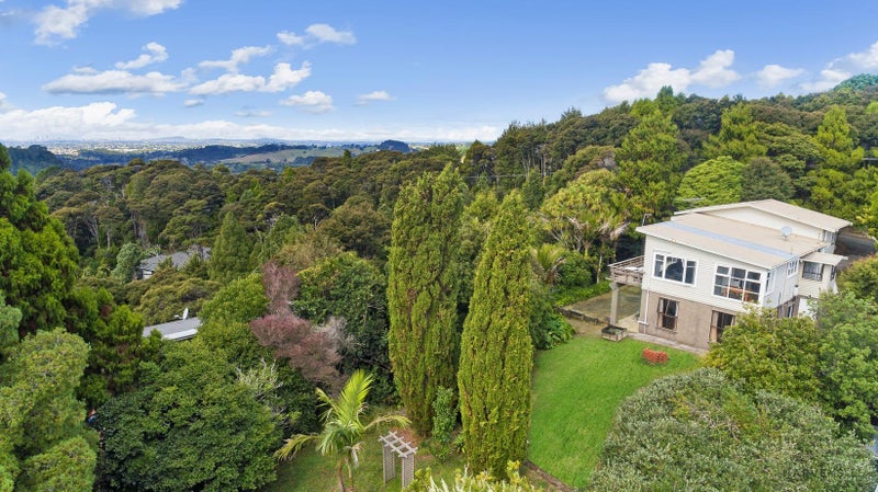 8 Walker Road, Henderson Valley, Auckland - Carousel 1