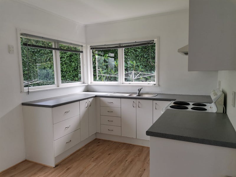 2/51 Evelyn Place, Hillcrest, Auckland - Carousel 1