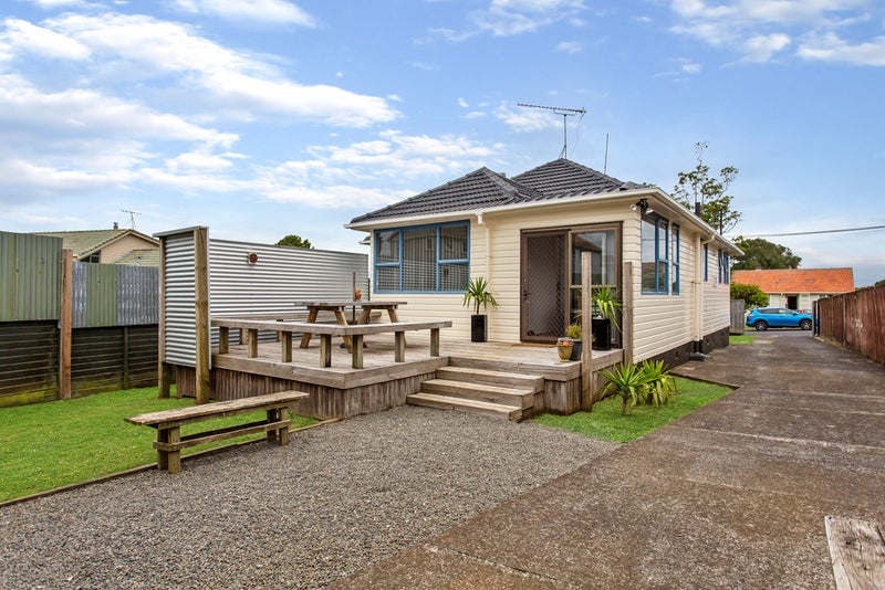 11 Upham Road, Panmure, Auckland - Carousel 1