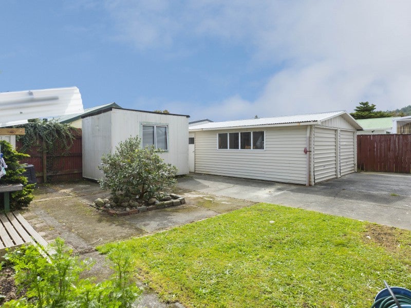 26 Mountbatten Grove, Clouston Park, Upper Hutt - Carousel 15