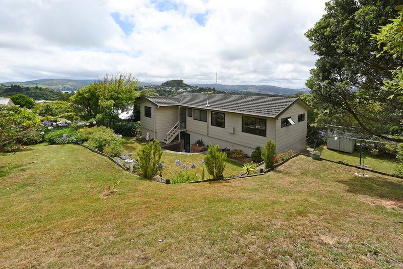 8 Pump Lane, Whitby, Porirua - Carousel 1