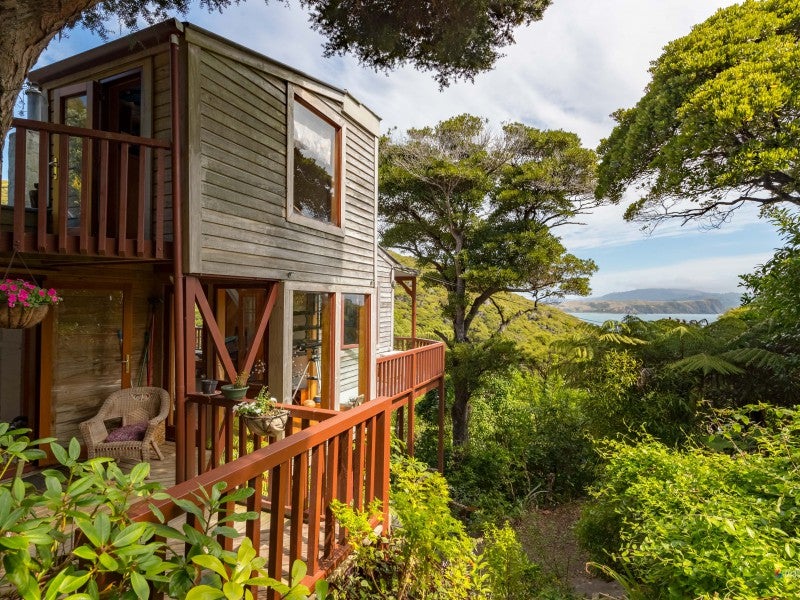 66 Cluny Road, Plimmerton, Porirua - Carousel 2