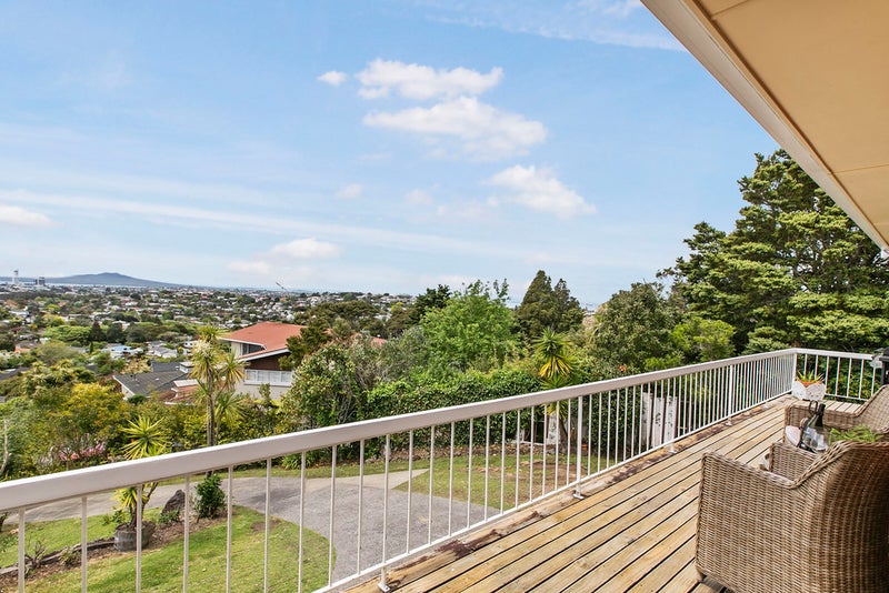 32 Gretel Place, Hillcrest, Auckland - Carousel 2
