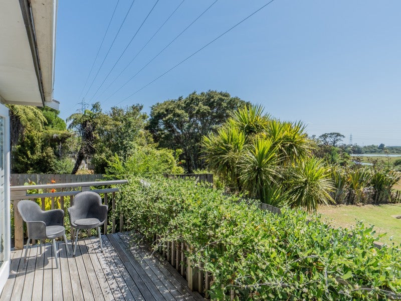 1/237 Hepburn Road, Glendene, Auckland - Carousel 1
