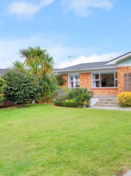 5 Holden Place, Manukau, Auckland - Carousel 21