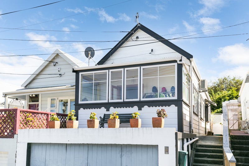 21 Milton Street, Berhampore, Wellington - Carousel 1