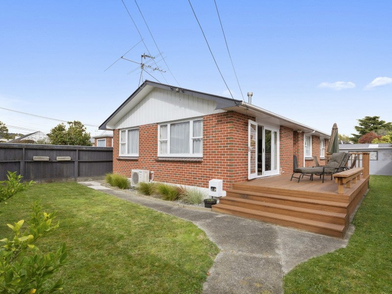 12 Islington Street, Trentham, Upper Hutt - Carousel 1