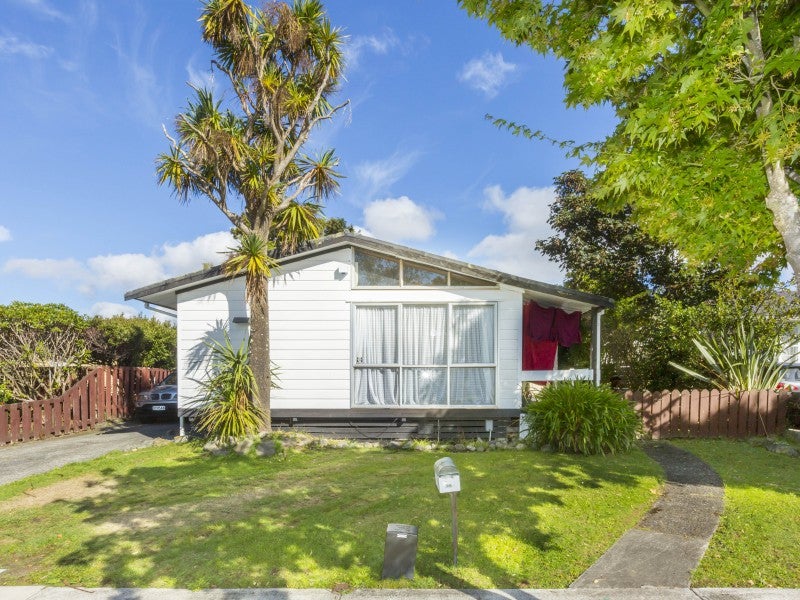 35 Bonnie Glen Crescent, Ebdentown, Upper Hutt - Carousel 1