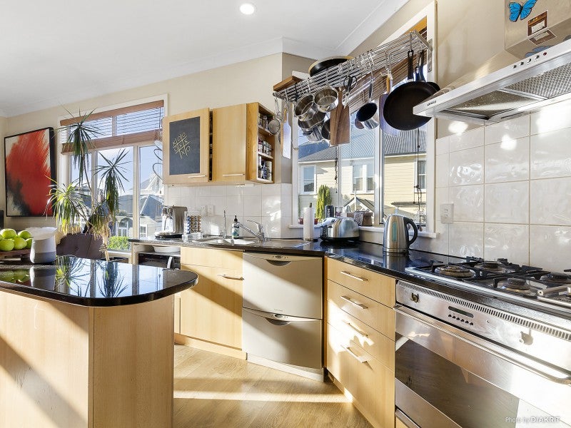 35A Hobson Crescent, Thorndon, Wellington - Carousel 2