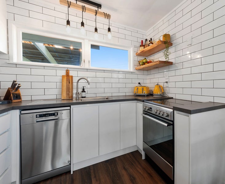 80 Kawaha Point Road, Kawaha Point, Rotorua - Carousel 2