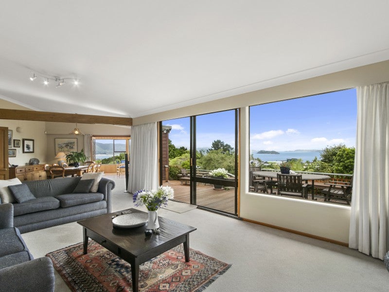 12 Stanhope Grove, Korokoro, Lower Hutt - Carousel 2